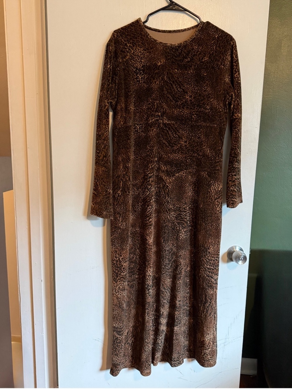 Vintage jones New York sport animal print velour long sleeve midi dress